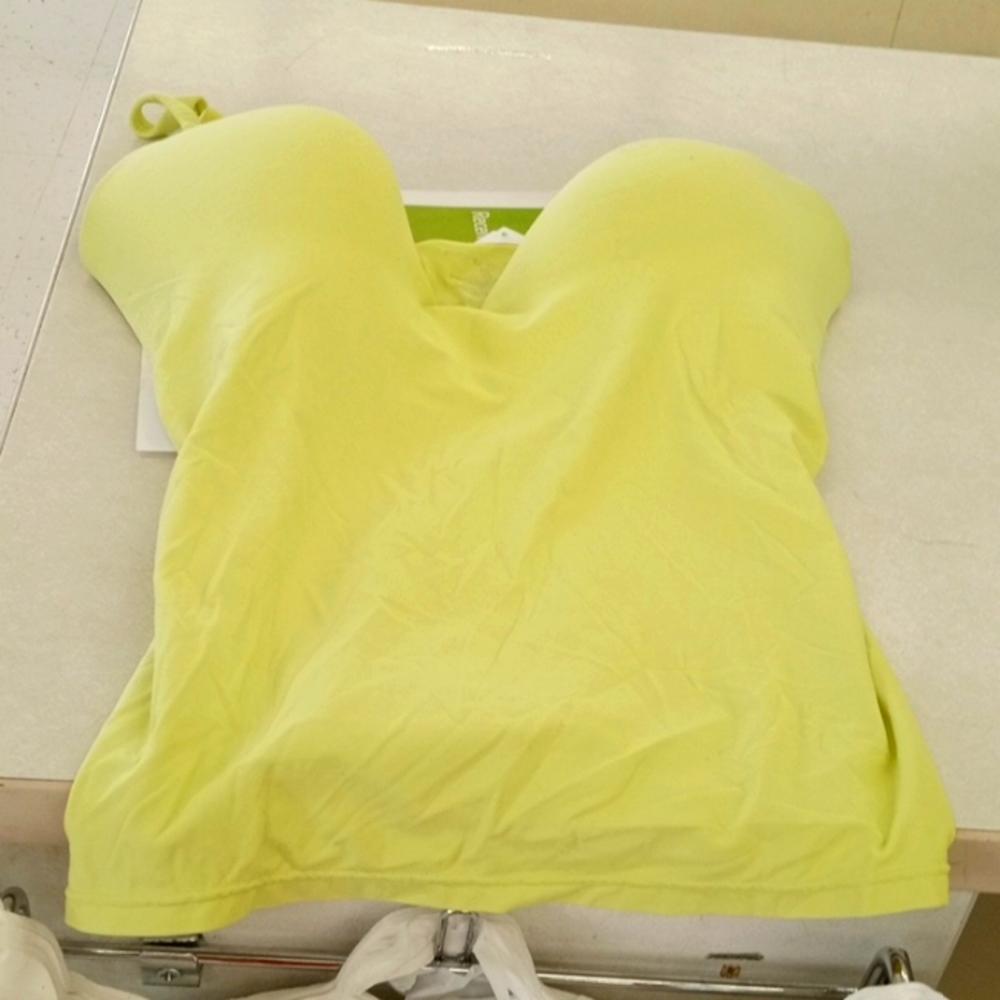 Body by Victoria tank top green